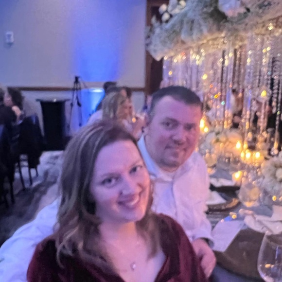 Meet your Posher, Lauren - Picture 2 of 2